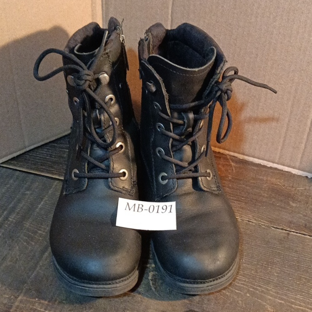 Shoes - Picture 4 of 4